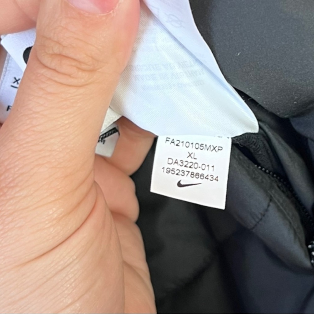 Nike Therma Fit Repel Reversible Black Leopard Semi-Cropped Puffer Vest Golf XL - Picture 12 of 16